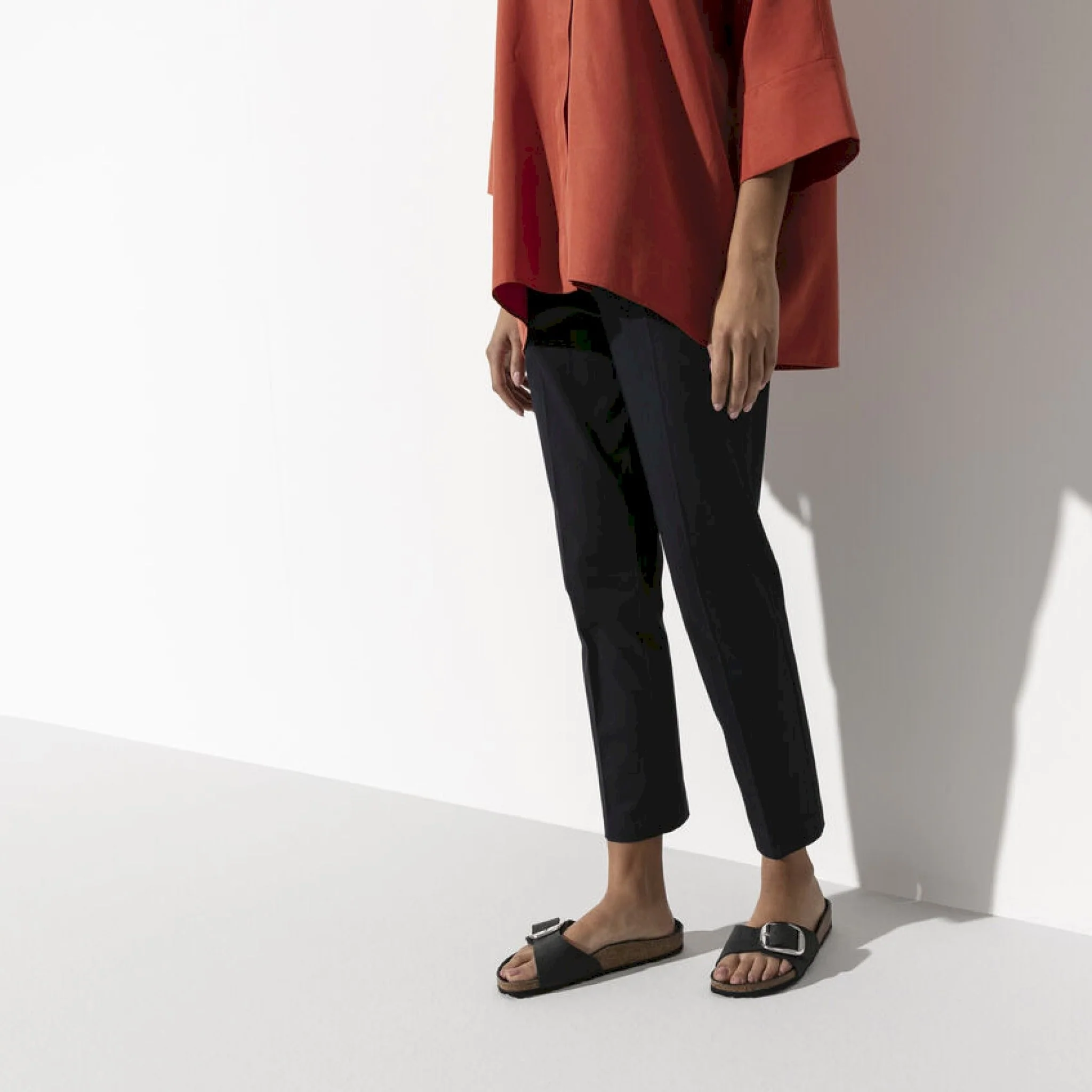 Birkenstock madrid big buckle black oiled leather calzata stretta - immagine 9