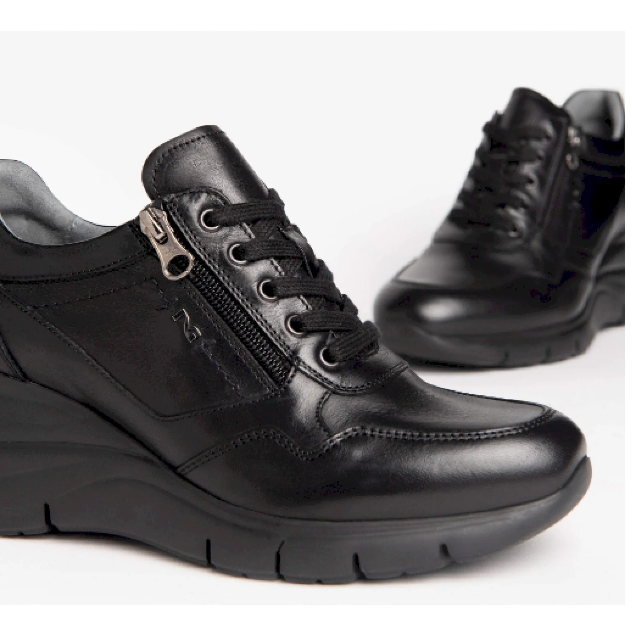 Sneaker donna in pelle - immagine 4