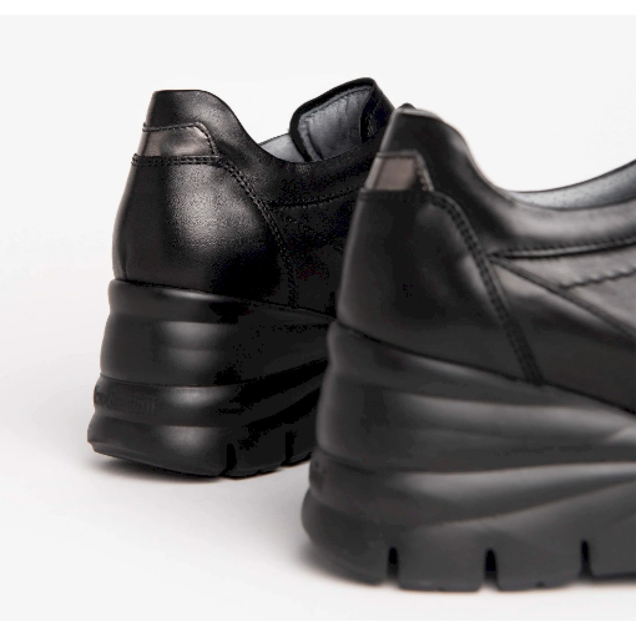 Sneaker donna in pelle - immagine 5