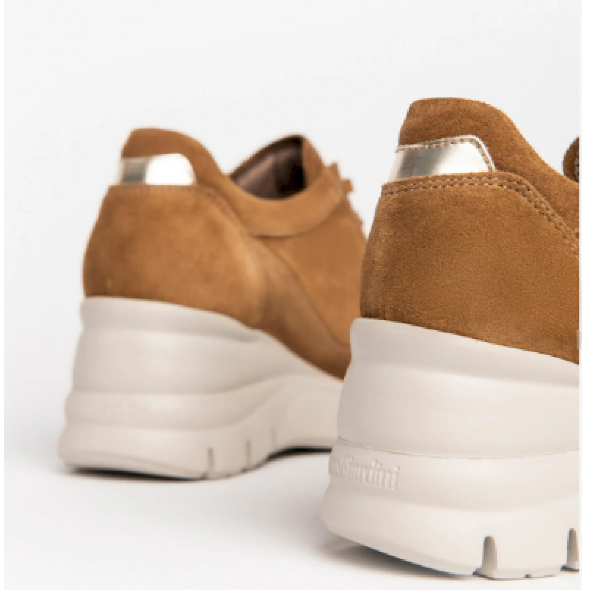 Sneaker donna in pelle - immagine 5