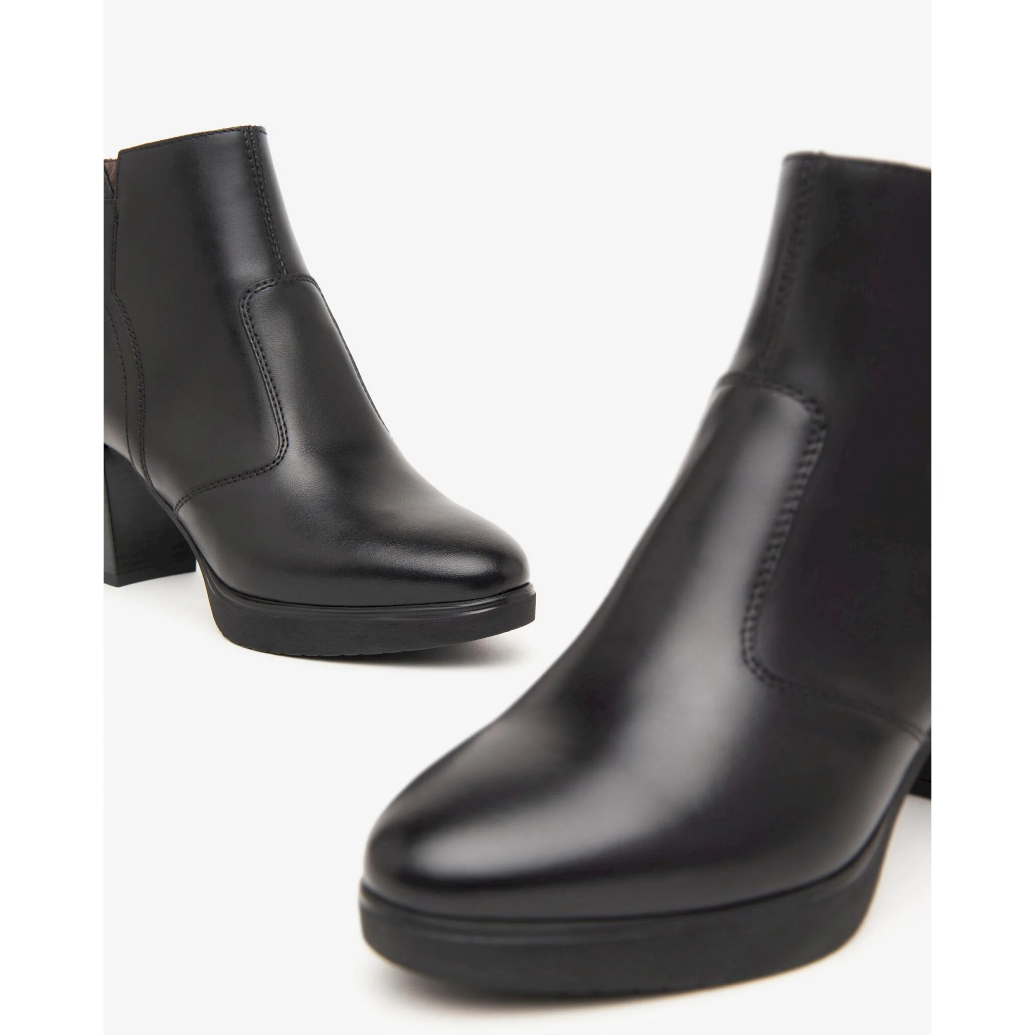 Tronchetti donna in pelle - immagine 4