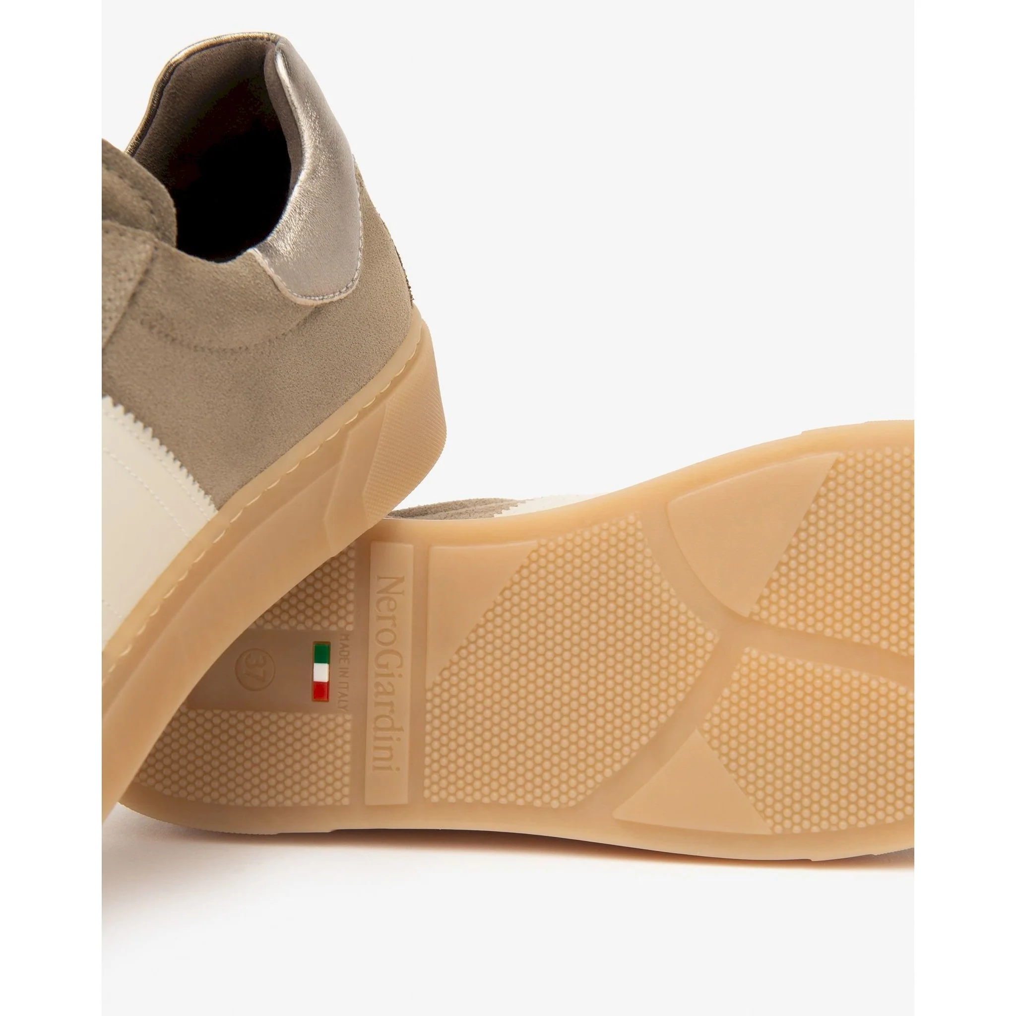 Sneakers donna in suede e pelle - immagine 5