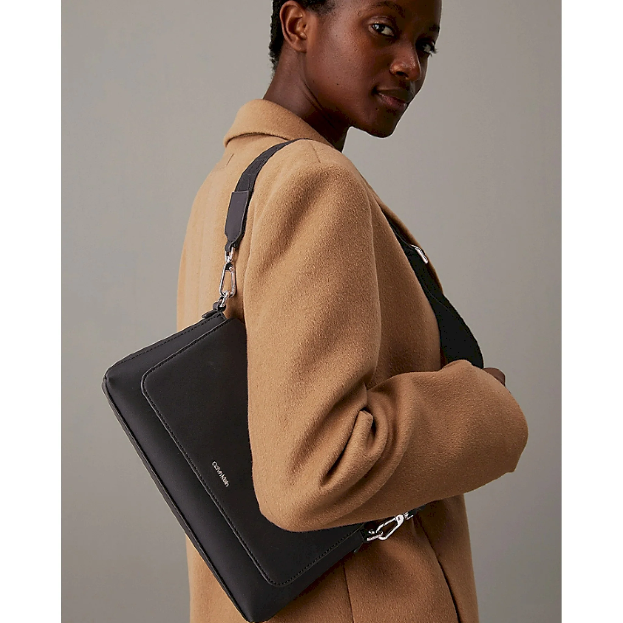 Calvin klein borsa a spalla trasformabile - immagine 3