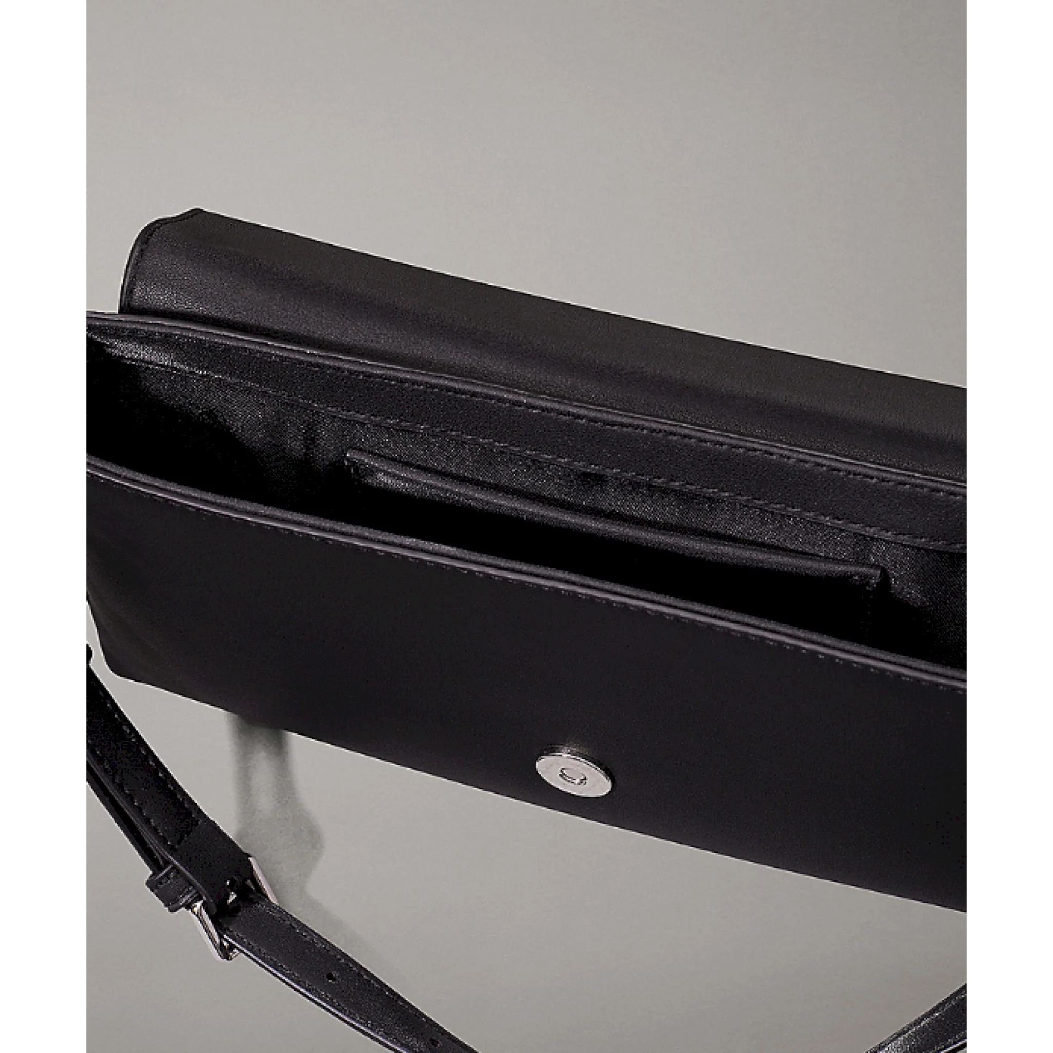 Calvin klein borsa a spalla trasformabile - immagine 5