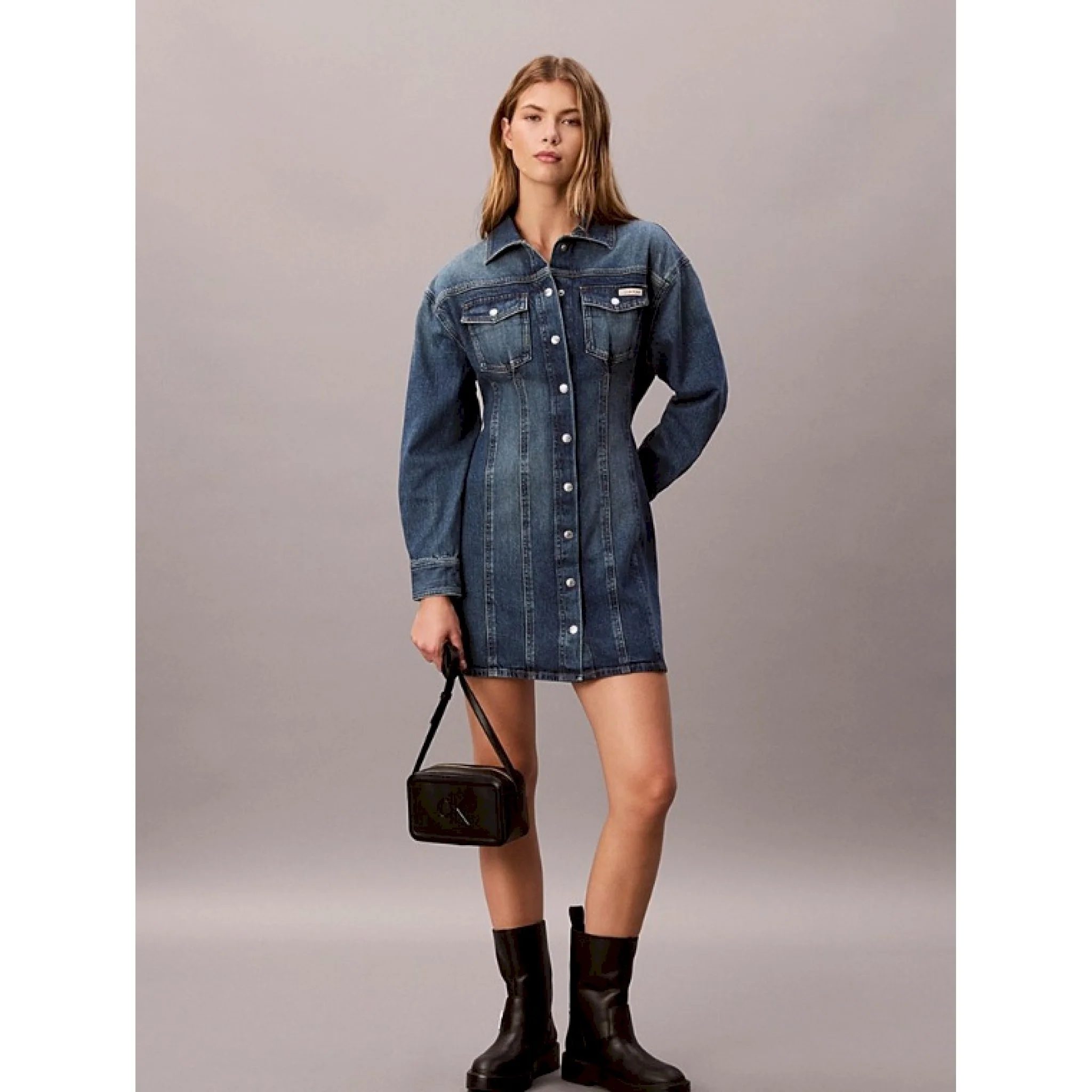 Calvin klein camera bag con monogramma stampato - immagine 3